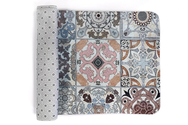 Carpete Azulejos com motivos florais e geométricos