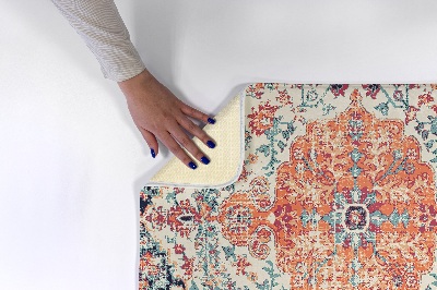 Carpete Padrão floral oriental simétrico