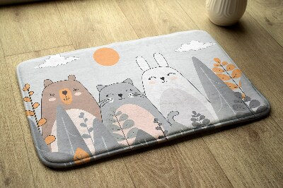 Tapete Urso, gato e coelho na floresta