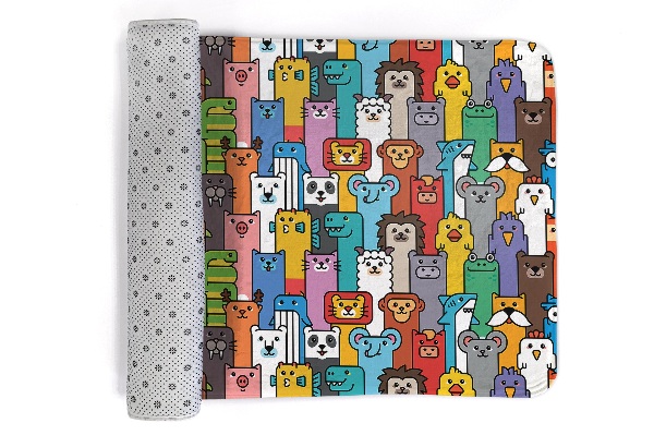 Carpete Animais de desenhos animados coloridos
