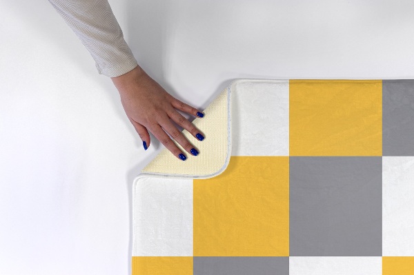 Tapete Xadrez amarelo-cinzento e branco
