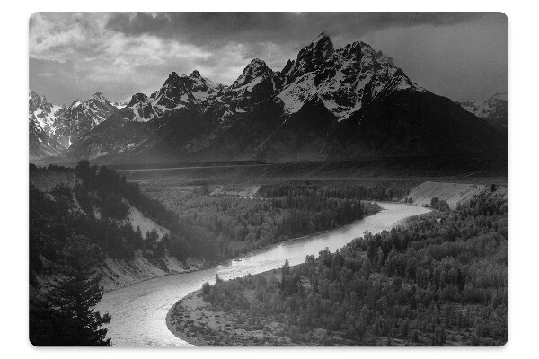 Tapete escritório Montanhas Escuras