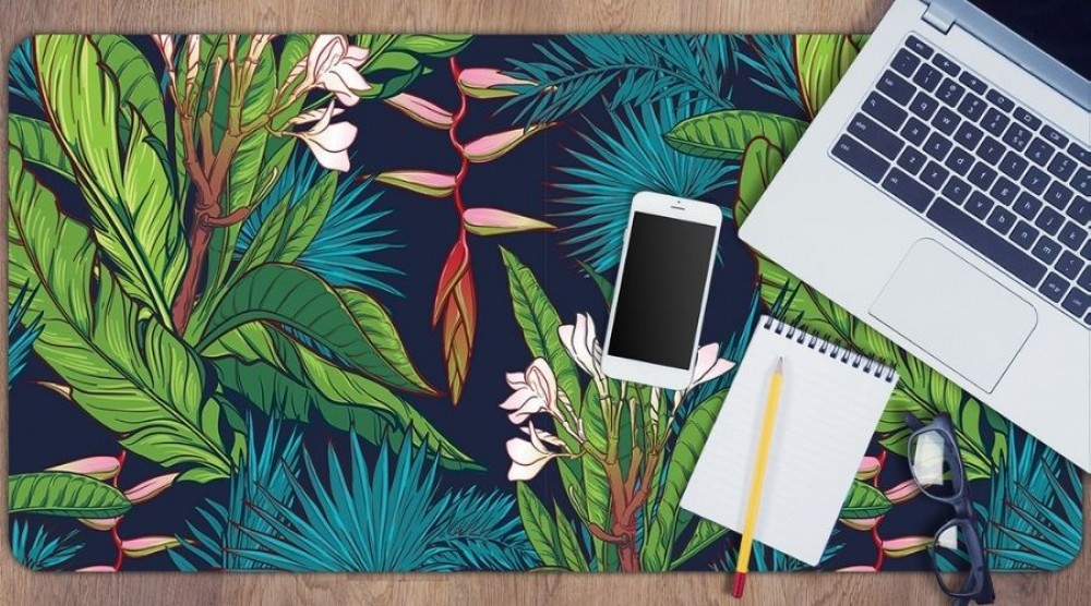 Um tapete protetor para a mesa ou como cuidar do seu local de trabalho