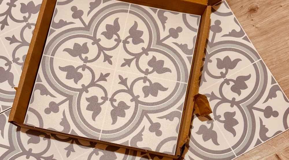 com o que cobrir azulejos antigos